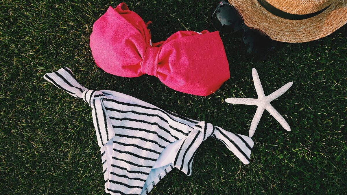 サーフィンの格好は？初心者の女子のポイントを解説