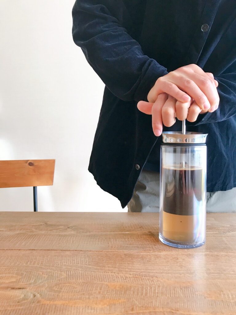 アメリカンプレスをレビュー！蒸らし時間、豆の量、温度の考察