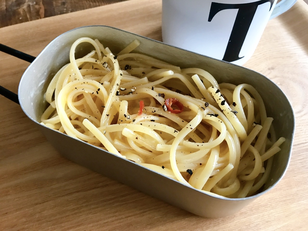 メスティンで話題の ペペたま パスタ バズレシピは簡単で激ウマ Sun And Surf