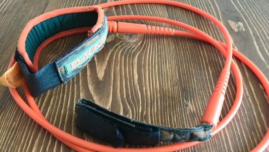 リーシュコードの選び方・ケア・買い替え時期・絡まないつけ方は？