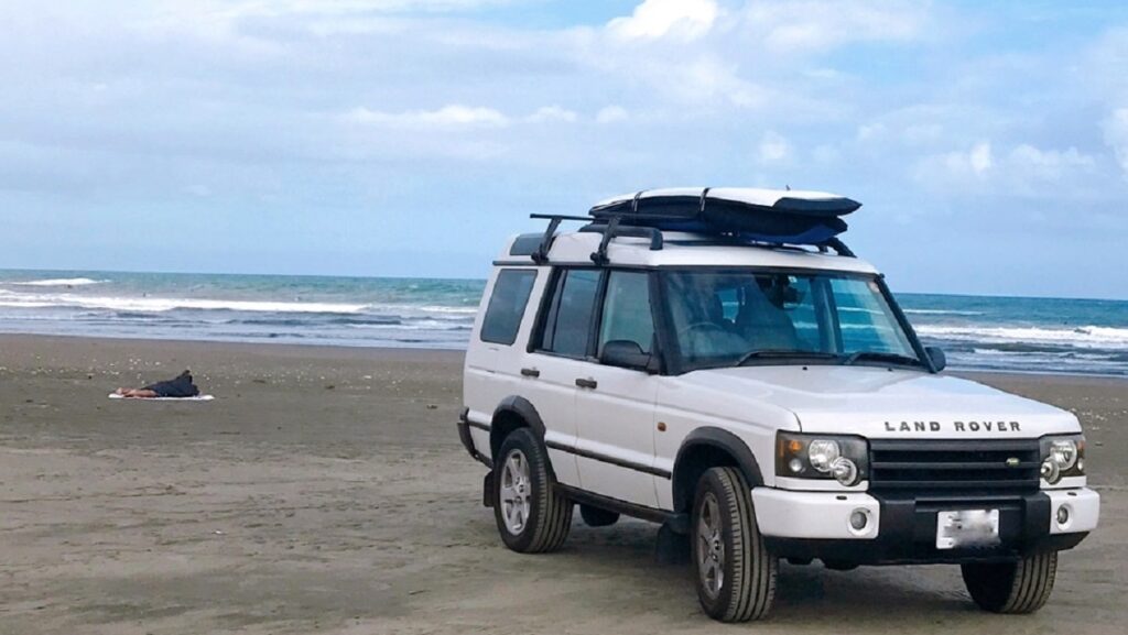 【ランドローバー】車の給油口が壊れた！応急処置と修理費用について