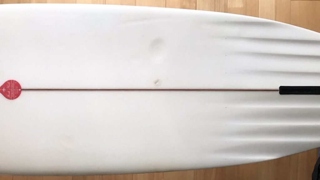サーフボードのリペア成功の秘訣！ソーラーレジンでセルフ修理