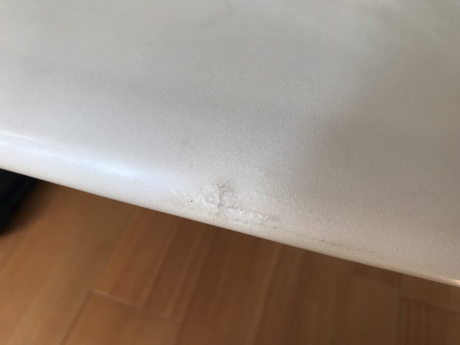 サーフボードの傷は自分で判断できる！修理の方法の決め方