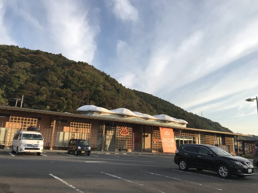 車中泊はどの場所がおすすめ？禁止？【初心者向け】