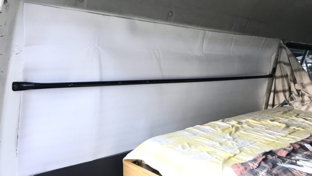 車の目隠し&断熱シェードを1500円で自作【車中泊】