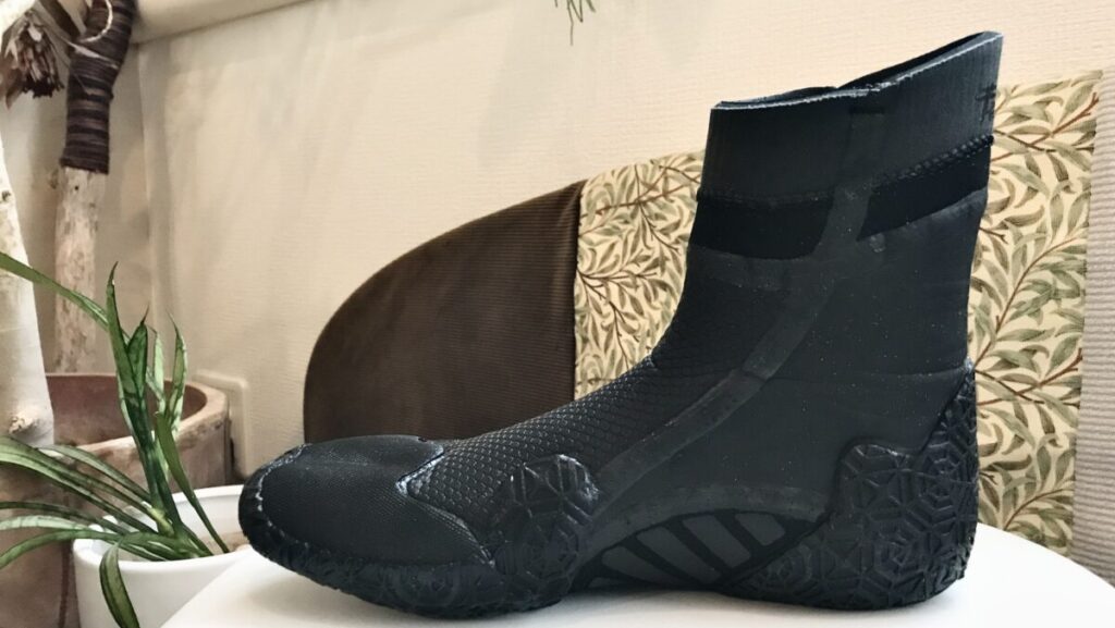 サーフィンブーツが引っかかる！原因と解消方法