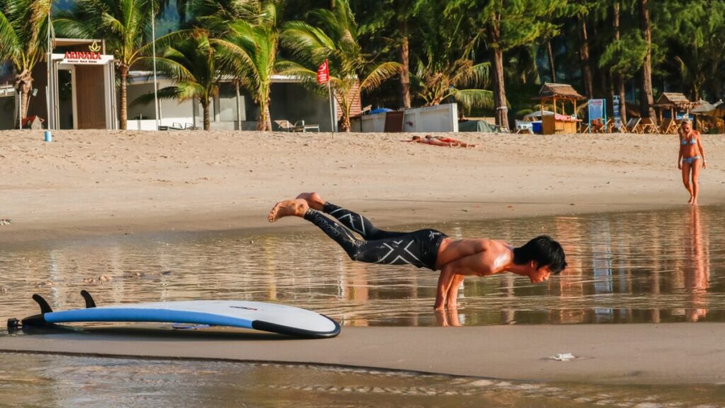 サーフィンとヨガは相性抜群！ジェリー・ロペスの語りから学ぶ