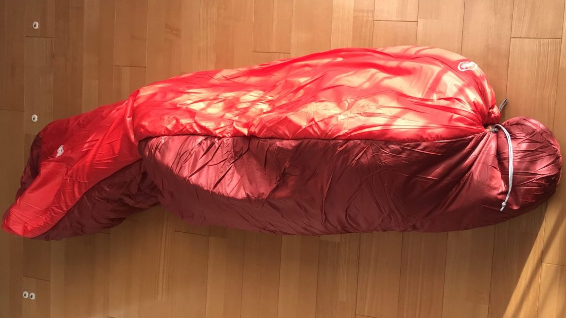 車中泊にオススメ!! モンベル バロウバッグ 軽くて高品質の寝袋 車中泊にオススメ!! モンベル バロウバッグ 軽くて高品質の寝袋