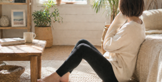 産後のむくみ解消｜顔・足がパンパン…原因と今すぐできる対策＋おすすめケア