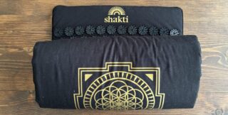 シャクティマットの効果を徹底解説！20分で心身をリセットする「針のむしろ」体験レビュー